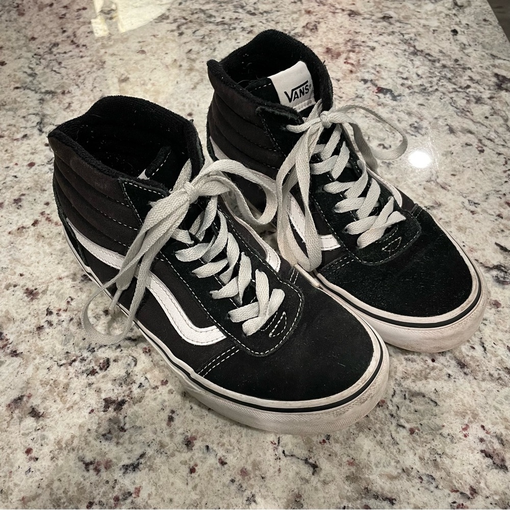 Vans Old Skool Sk8 Hi Tops in Black - Youth 4